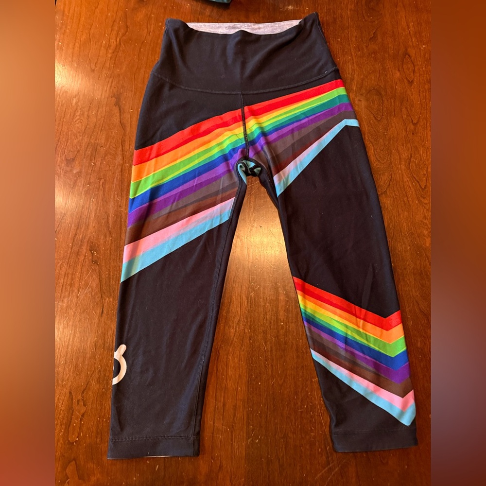 Peloton Pride Flag Noir High Waist Capri